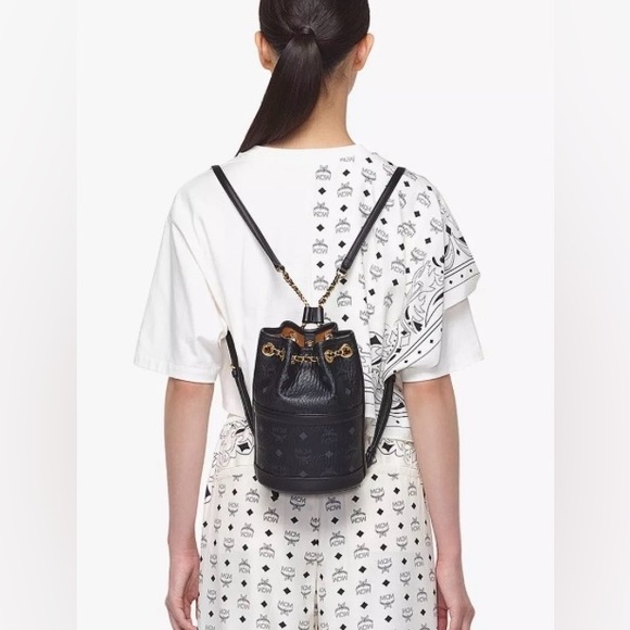 🔥NEW MCM Mini Visetos backpack with chain shoulder straps - Picture 2 of 8